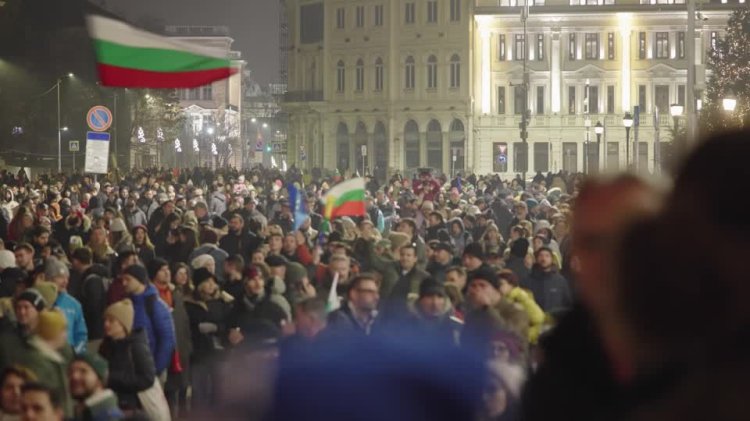 Bulgarians rally for justice and votes