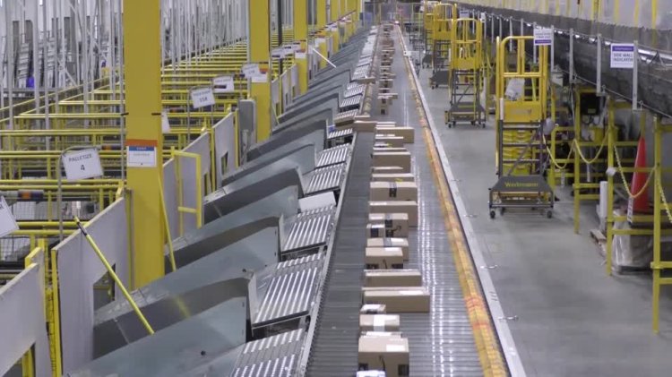 U.S. online sales set record for Cyber Monday