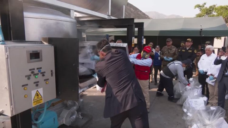 Peru burns nearly nine tonnes of drugs