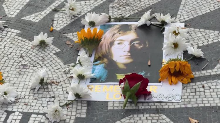 Fans honor Lennon 45 years on