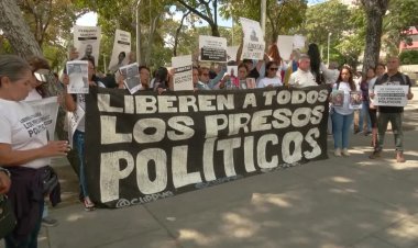 Families protest over Venezuela detentions