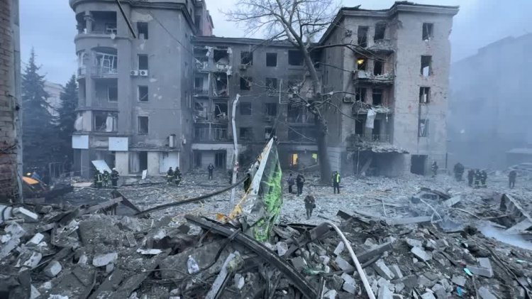 Russian strikes hit homes in Kharkiv