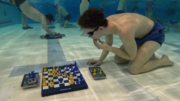 Diving chess crowns new world champions