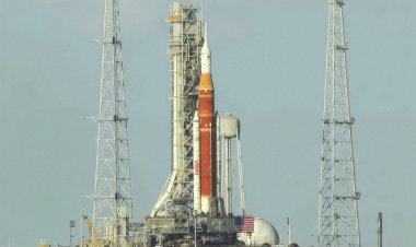 Artemis II to fly crew around Moon