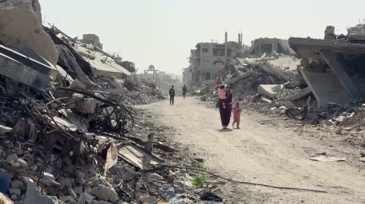 Gazans search rubble for missing