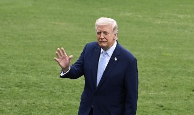 Trump pauses strikes amid disputed talks