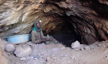 Mine owner strikes deal with miners