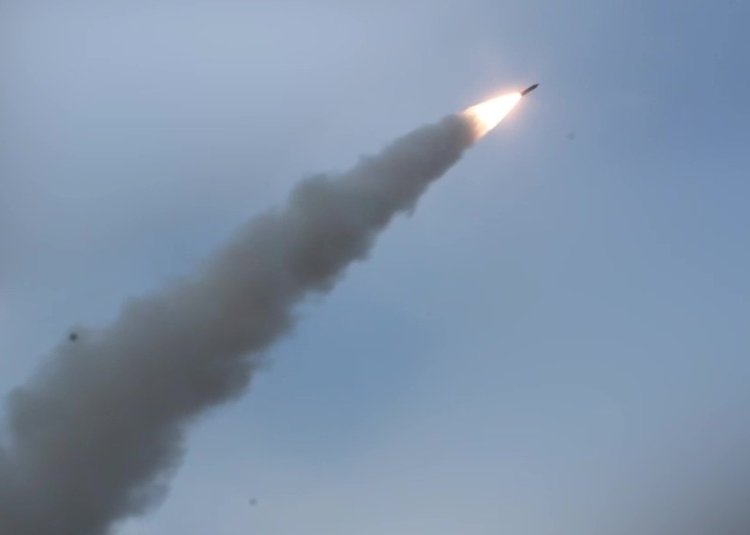 Iran launches new missile waves
