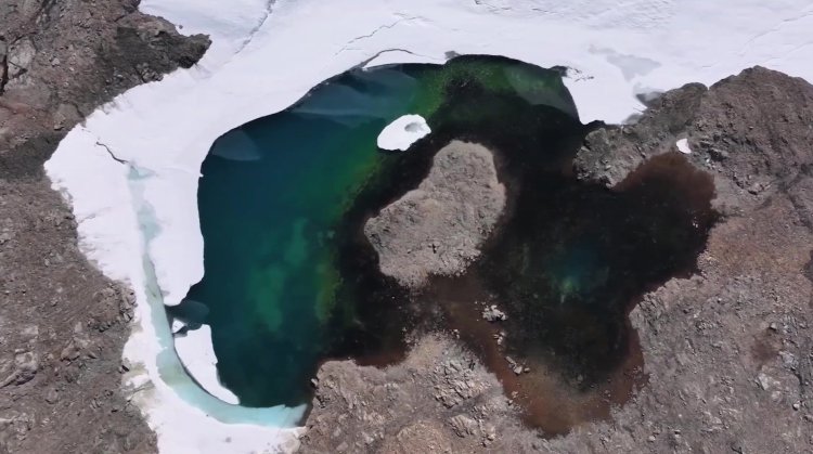 Turkish team studies Antarctic waters