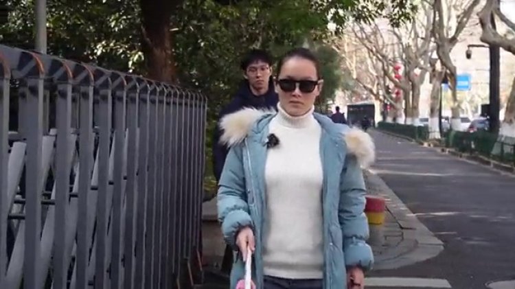 AI glasses aid visually impaired in China