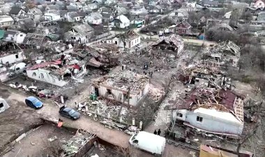 Russian strikes hit Ukrainian regions