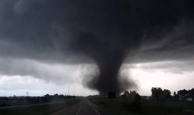 Tornadoes hit Oklahoma, injure several