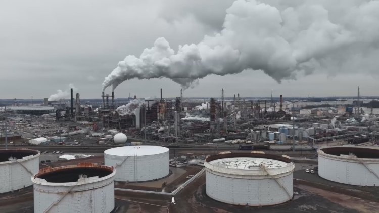 Oil climbs above $103 on Hormuz tensions