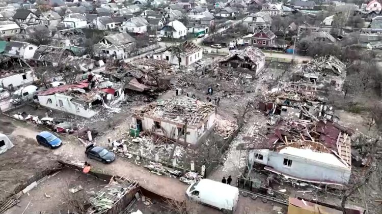 Russian strikes hit Ukrainian regions