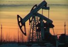 Oil jumps as Hormuz stays shut