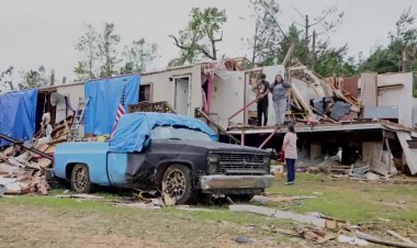 Tornadoes batter Mississippi