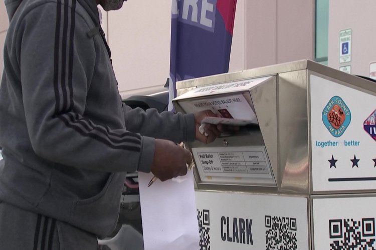 Judge keeps Trump mail-vote order