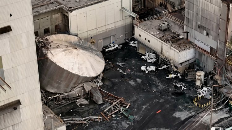Chemical tank disaster kills 11